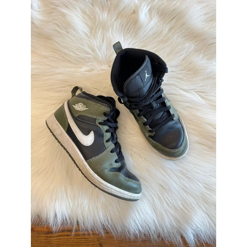 Nike Air‎ Jordan mid size 3Y green black GUC